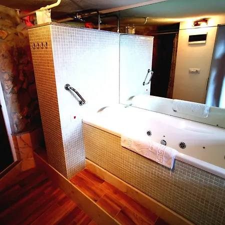 House Bellavista With Hot Pool Apartman