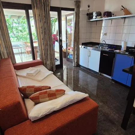 Apartment House Bellavista With Hot Pool Trogir