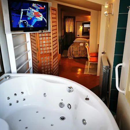Апартаменти House Bellavista With Hot Pool Трогір