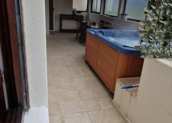 House Bellavista With Hot Pool Apartment *