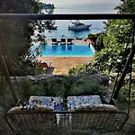 House Bellavista With Hot Pool Appartement